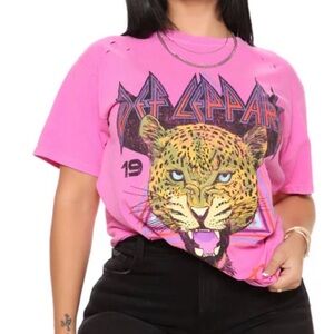 Pink Def Leppard Distressed Graphic T-Shirt